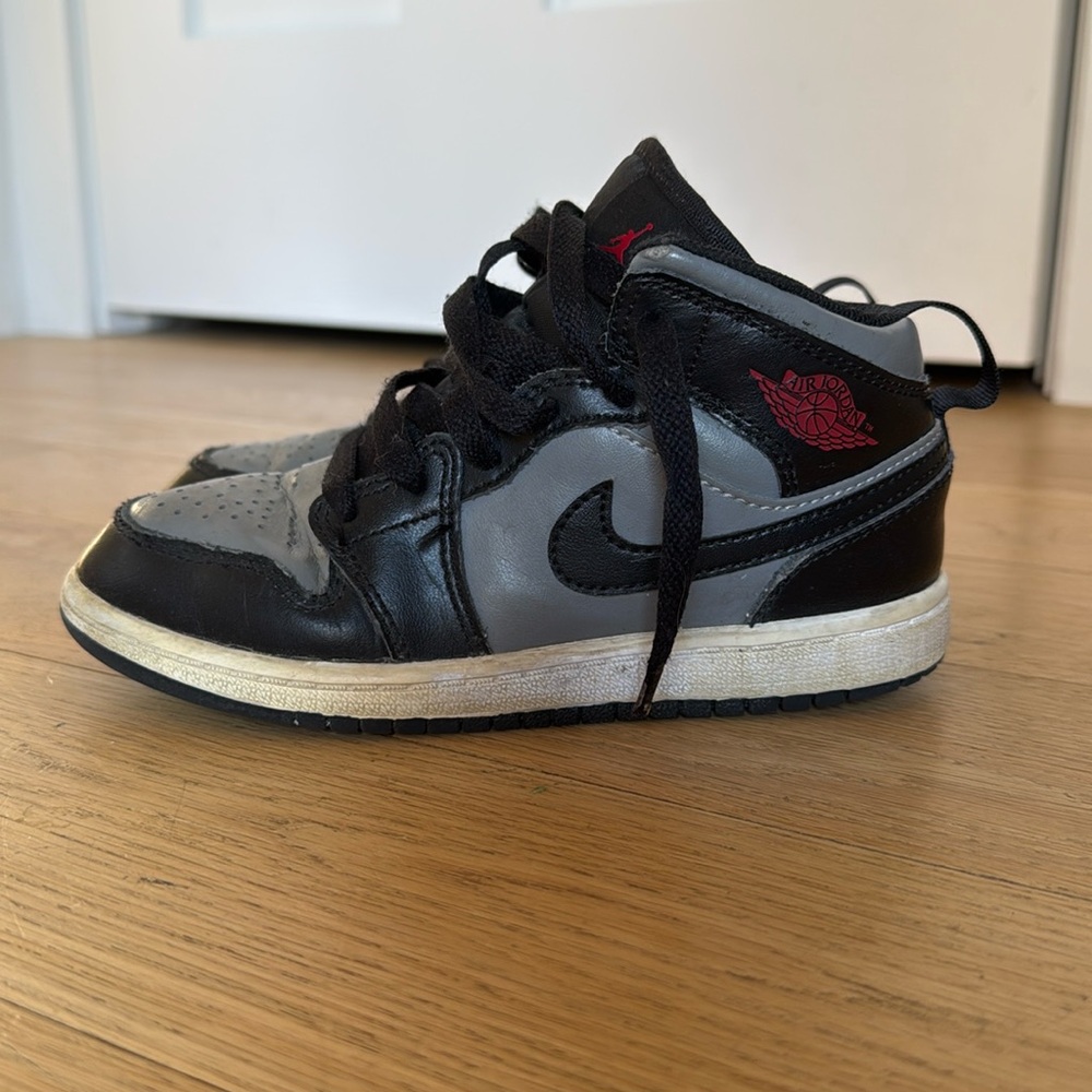 Kids Jordan 1 Mid